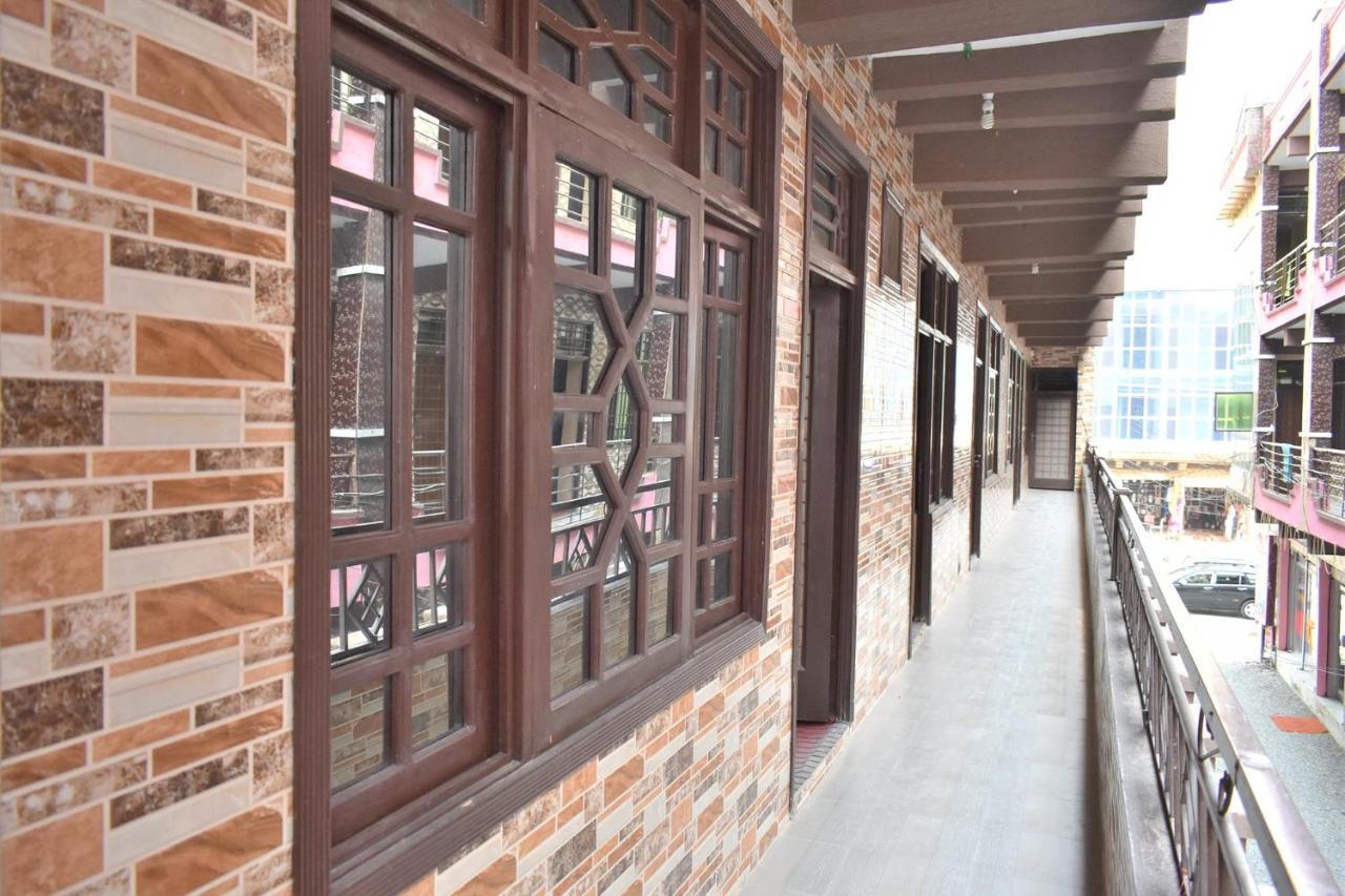 Zara Residence 1 Saidu Sharif Екстер'єр фото